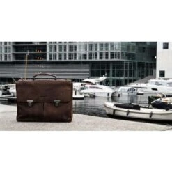 DSTRCT Wall Street A4 Business Aktetas Brown -Eastpak Verkoop 076220 20 5 1
