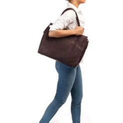 Burkely Antique Avery Dames Laptoptas 15.6" Brown -Eastpak Verkoop 13e2e12bebc9d20b50f338cee1cee69b054ad318