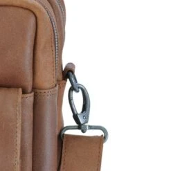 DSTRCT Special Laptopbag 2-vaks 17" Cognac -Eastpak Verkoop 20210824 capture0003 2