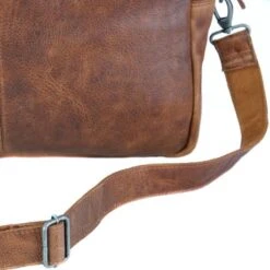 DSTRCT Special Raider Leather Laptopbag 2-vaks 15.6" Cognac -Eastpak Verkoop 20210916 capture0012