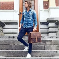 Plevier Retro Newton Laptoptas Vintage 3-Vaks 15.6" Brown -Eastpak Verkoop 553 2 newton sfeerfoto