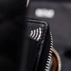 MOSZ Telefoontasje Quilted Black Brushed Silver -Eastpak Verkoop 6 14 1 1