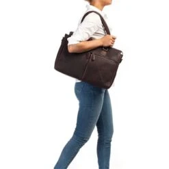 Burkely Antique Avery Dames Laptoptas 2-Zip 15.6" Brown -Eastpak Verkoop 725d1e6036f7f6ec67a12c15a7505cf472d63969