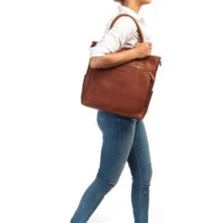 Burkely Antique Avery Shopper Cognac -Eastpak Verkoop 8005217.56.24 6
