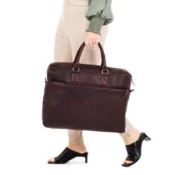 Burkely Antique Avery Laptoptas 17" Brown -Eastpak Verkoop 8007339.56.20 5