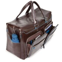 Piquadro Black Square Weekender Duffle Laptop 15" Mahogany -Eastpak Verkoop bv4342b2 n dett1 1 1