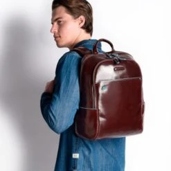 Piquadro Blue Square Computer Backpack 14" Mahogany -Eastpak Verkoop ca3214b2 mo dett10 1