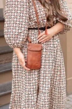 Bear Design Elske Telefoontasje Cognac -Eastpak Verkoop cl41579c1