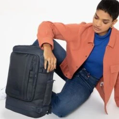 Eastpak Tecum L Cnnct Marine -Eastpak Verkoop ek00092d o16 alt001 uc222741 mhigh