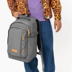 Eastpak Smallker CS Rugzak Sunday Grey -Eastpak Verkoop ek0a5bex 0b3 alt004 uc215579 mhigh