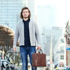 Plevier Flint Laptoptas 2-Vaks 15.6" Zwart -Eastpak Verkoop flint 351 2 sfeerfoto 1