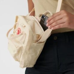 Fjallraven Fjällräven Kanken Sling Shoulderbag Light Oak -Eastpak Verkoop kanken sling 23797 115 i detail fjr