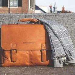 Chesterfield Belfast Business Schoudertas 15.6" Cognac -Eastpak Verkoop leren laptoptas cognac belfast 1