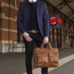 Chesterfield Dylan Laptop Schoudertas 17" Cognac -Eastpak Verkoop leren laptoptas cognac dylan 1