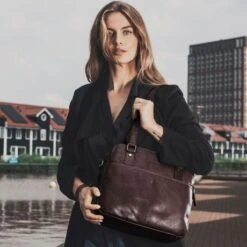 Chesterfield Bilbao Schoudertas Brown -Eastpak Verkoop leren schoudertas bruin bilbao 1