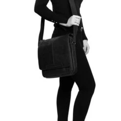 Chesterfield Raphael Schoudertas Black -Eastpak Verkoop leren schoudertas zwart raphael 1