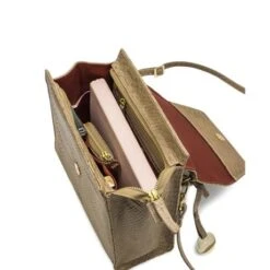 MOSZ Handtas Phoebe Jungle Taupe Shiny Light Gold -Eastpak Verkoop phoebe handbag jungle taupe binnenkant