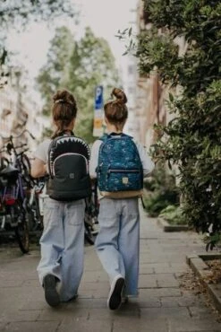 Pick & Pack Rugzak M Shark Shape Anthracite -Eastpak Verkoop pp963 82 pp20340 40 1