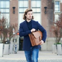 Plevier Quartz Aktetas 1-Vak 15.6" Cognac -Eastpak Verkoop quartz 353 3 sfeerfoto